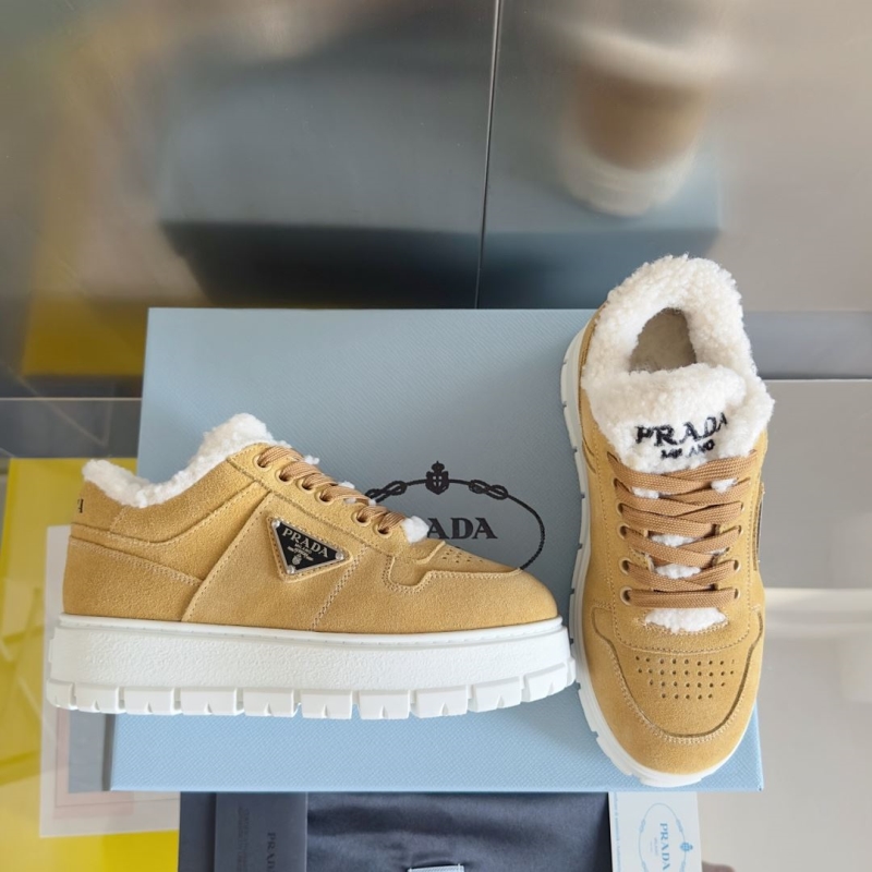 Pra*a casual shoes